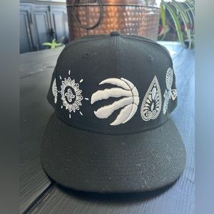 LIKE NEW: Toronto Raptors fitted cap